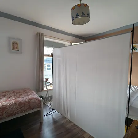 R5 - Triple Room Retreat - Near Beach, Parks, Trails, City - Wifi, Free Parking - Self Catering Swansea Exterior photo