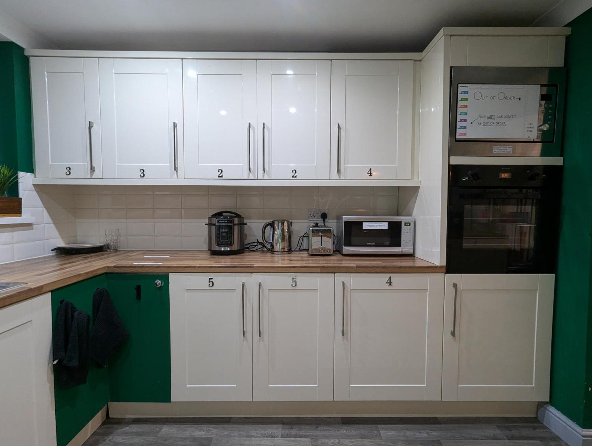 Séjour chez l'habitant R5 - Triple Retreat - Near Beach, Parks, Trails, - Wifi, Free Parking - Self Catering