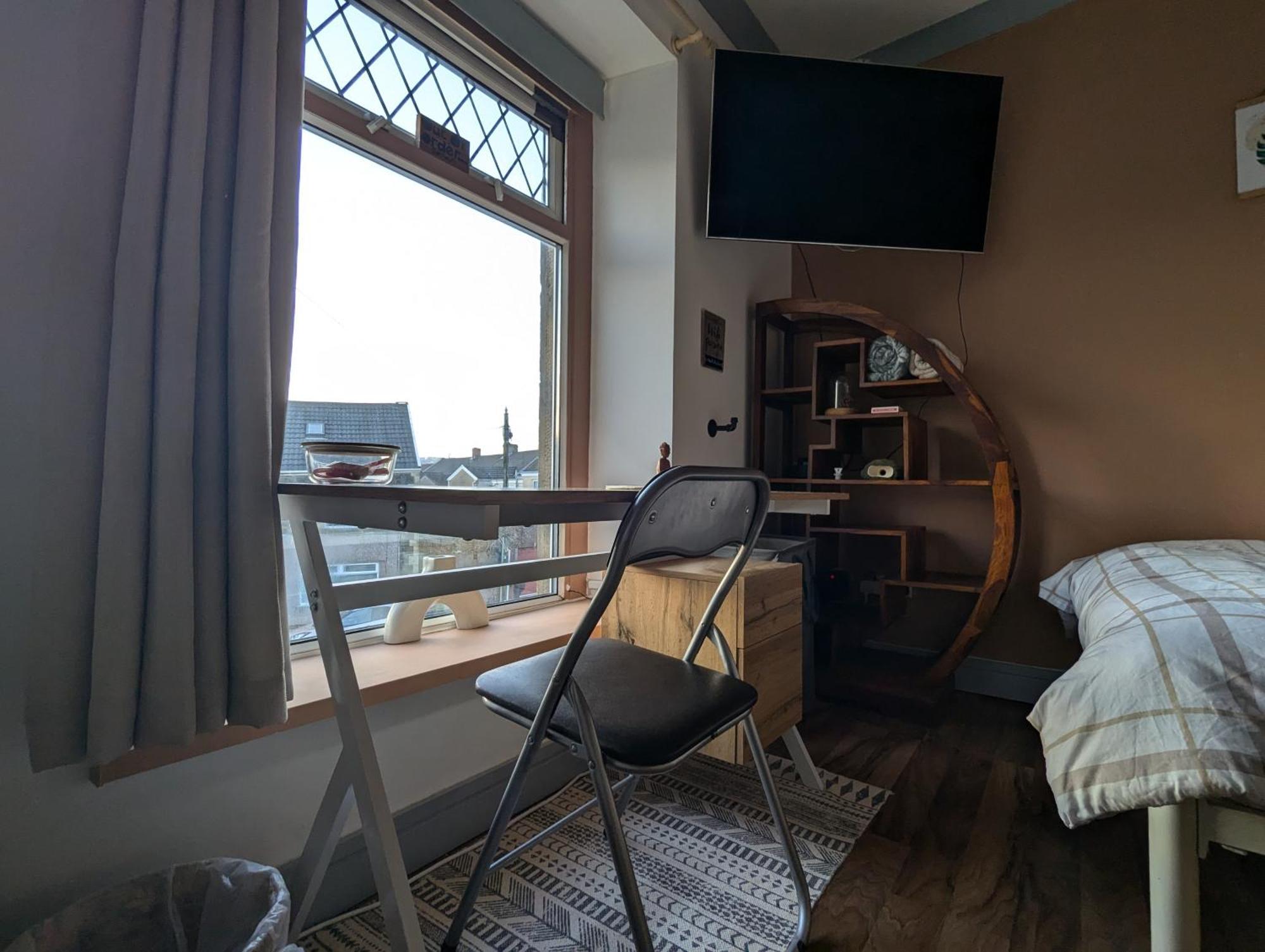 Séjour chez l'habitant R5 - Triple Retreat - Near Beach, Parks, Trails, - Wifi, Free Parking - Self Catering